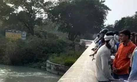 मुजफ्फरनगर में एक साथ गंगनहर में कूदे युवक-युवती, मचा कोहराम मुजफ्फरनगर में एक साथ गंगनहर में कूदे युवक-युवती, मचा कोहराम