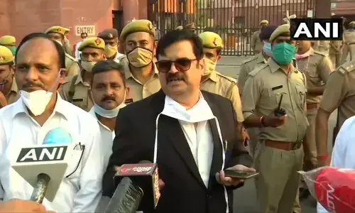हाथरस केस: पीड़िता के परिवार ने HC में रखा अपना पक्ष, कोर्ट ने पुलिस-प्रशासन पर जताई नाराजगी, 2 नवंबर को अगली सुनवाई हाथरस केस: पीड़िता के परिवार ने HC में रखा अपना पक्ष, कोर्ट ने पुलिस-प्रशासन पर जताई नाराजगी, 2 नवंबर को अगली सुनवाई