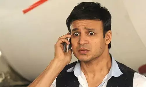 मुंबई: विवेक ओबेरॉय के घर पर कर्नाटक पुलिस ने मारा छापा, जानें क्यों मुंबई: विवेक ओबेरॉय के घर पर कर्नाटक पुलिस ने मारा छापा, जानें क्यों