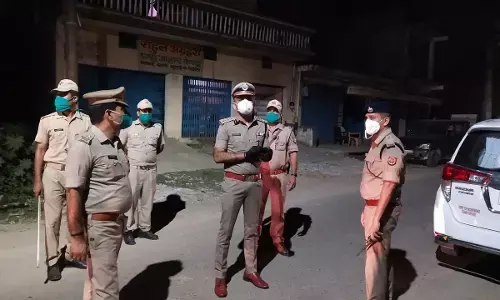डबल मर्डर से दहल गया मुख्यमंत्री का शहर गोरखपुर, बुजुर्ग महिला और नाती की हत्या से मची सनसनी डबल मर्डर से दहल गया मुख्यमंत्री का शहर गोरखपुर, बुजुर्ग महिला और नाती की हत्या से मची सनसनी