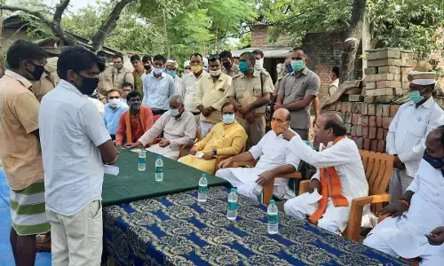 बेसिक शिक्षा विभाग में चयनित हुये अभ्यर्थियों को मंत्री जयप्रताप सिंह ने दिए नियुक्ति पत्र