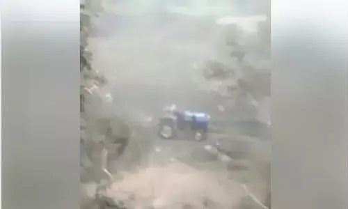 शामली में हुआ वीडियो वायरल, 5000 की शर्त के लिए युवक ने दांव पर लगा दी जान शामली में हुआ वीडियो वायरल, 5000 की शर्त के लिए युवक ने दांव पर लगा दी जान