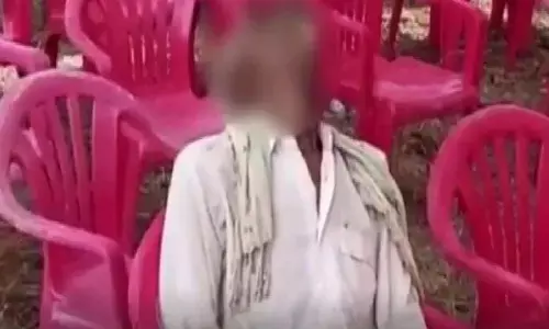 सिंधिया की रैली में किसान की मौत, कुर्सी पर रखी रही लाश और देते रहे भाषण सिंधिया की रैली में किसान की मौत, कुर्सी पर रखी रही लाश और देते रहे भाषण