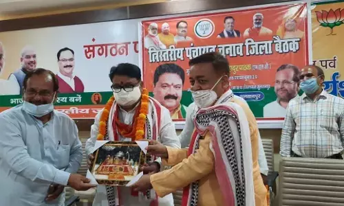 सुल्तानपुर में सांसद मेनका संजय गांधी के प्रयास से शहर में यातायात को सही करने के लिए बन रही सर्विस रोड