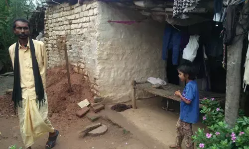 पीएम आवास योजना के नाम पर गरीबों के हक़ पर डाका, लूट घसूट का अड्डा बन के रह गया है नगर पंचायत पीएम आवास योजना के नाम पर गरीबों के हक़ पर डाका, लूट घसूट का अड्डा बन के रह गया है नगर पंचायत