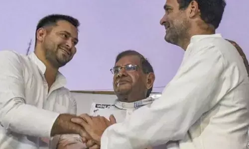 तेजस्वी बोल देते हैं और राहुल नहीं बोलते हैं तेजस्वी बोल देते हैं और राहुल नहीं बोलते हैं