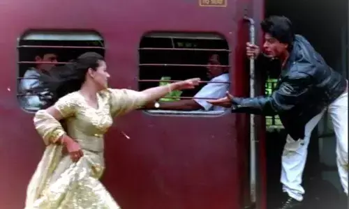 काजोल ने याद किया DDLJ का आइकॉनिक सीन, कहा- जा कोरोना जा... काजोल ने याद किया DDLJ का आइकॉनिक सीन, कहा- जा कोरोना जा...