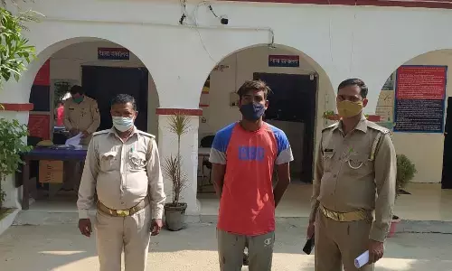 सहारनपुर पुलिस को मिली बड़ी कामयाबी, दबिश के दौरान रेप का आरोपी चढ़ा पुलिस के हत्थे सहारनपुर पुलिस को मिली बड़ी कामयाबी, दबिश के दौरान रेप का आरोपी चढ़ा पुलिस के हत्थे