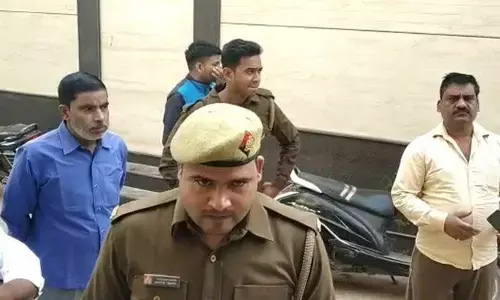 बागपत में दिनदहाड़े लोहा व्यापारी का अपहरण से मचा हडकम्प, बदमाशों ने मांगी 1 करोड़ की फिरौती बागपत में दिनदहाड़े लोहा व्यापारी का अपहरण से मचा हडकम्प, बदमाशों ने मांगी 1 करोड़ की फिरौती