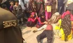 मुजफ्फरनगर के पुरबालियान में दो पक्षों के बीच खूनी संघर्ष, पथराव, फायरिंग में एक की मौत, कई घायल, मुजफ्फरनगर के पुरबालियान में दो पक्षों के बीच खूनी संघर्ष, पथराव, फायरिंग में एक की मौत, कई घायल,