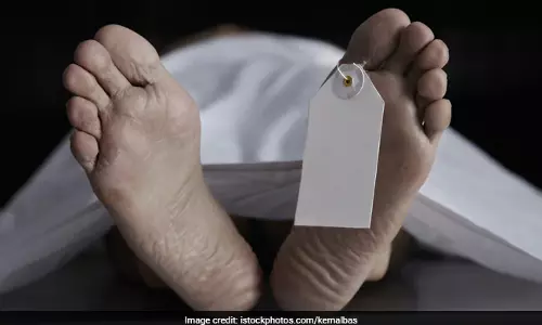 मोबाइल चार्ज करते समय करंट की चपेट में आने से किशोर की हुई मौत मोबाइल चार्ज करते समय करंट की चपेट में आने से किशोर की हुई मौत