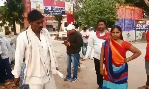 16 वर्षीय किशोरी का अपहरण, परिजन ग्राम प्रधान पर लगा रहे है आरोप 16 वर्षीय किशोरी का अपहरण, परिजन ग्राम प्रधान पर लगा रहे है आरोप