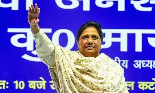 मायावती का बीजेपी को समर्थन और ओवैसी की चुप्पी का बिहार चुनाव पर क्या है असर? मायावती का बीजेपी को समर्थन और ओवैसी की चुप्पी का बिहार चुनाव पर क्या है असर?