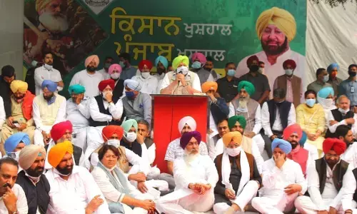 राजघाट पर धरने पर बैठे CM कैप्टन अमरिंदर और नवोजत सिंह सिद्धू, जानें- क्या है कारण