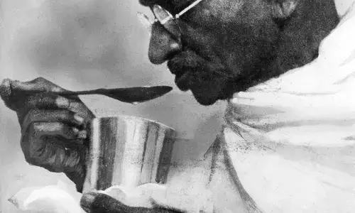 सत्तर के दशक की एक मशहूर मूवी थी सत्तर के दशक की एक मशहूर मूवी थी