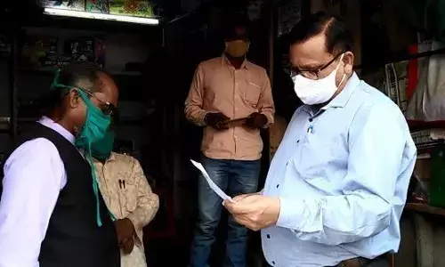 सुल्तानपुर में दीपावली के त्यौहार के मद्देनजर आज पटाखों की थोक दुकानों पर एसडीएम ने मारा छापा सुल्तानपुर में दीपावली के त्यौहार के मद्देनजर आज पटाखों की थोक दुकानों पर एसडीएम ने मारा छापा