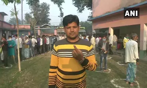 BIHAR ELECTION Live: तीसरे और अंतिम चरण में 11 बजे तक 19.74 फीसदी मतदान, पोलिंग ड्यूटी में तैनात कर्मी की हॉर्ट अटैक से मौत BIHAR ELECTION Live: तीसरे और अंतिम चरण में 11 बजे तक 19.74 फीसदी मतदान, पोलिंग ड्यूटी में तैनात कर्मी की हॉर्ट अटैक से मौत