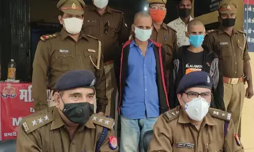 इटावा पुलिस ने भरथना में मिले अज्ञात शव की हत्या का किया खुलासा, बेटों ने पैसों के लालच में बाप को पीट पीट कर मारा डाला इटावा पुलिस ने भरथना में मिले अज्ञात शव की हत्या का किया खुलासा, बेटों ने पैसों के लालच में बाप को पीट पीट कर मारा डाला