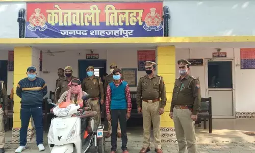 दो लाख की अफीम के साथ दिव्यांग समेत दो तस्कर दबोचे दो लाख की अफीम के साथ दिव्यांग समेत दो तस्कर दबोचे