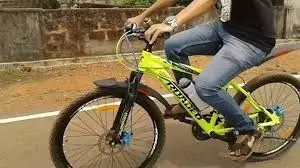 साइकिल से डर नहीं लगता साहब, ट्रैफिक से लगता है! साइकिल से डर नहीं लगता साहब, ट्रैफिक से लगता है!