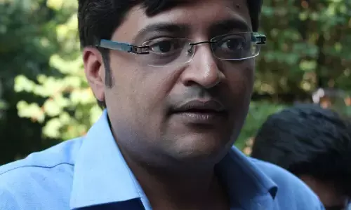 सुप्रीम कोर्ट से अर्नब गोस्वामी को मिली अंतरिम जमानत सुप्रीम कोर्ट से अर्नब गोस्वामी को मिली अंतरिम जमानत
