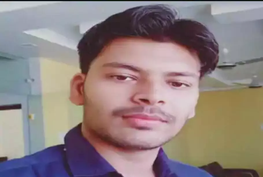 उन्नाव: पत्रकार की संदिग्ध मौत मामले में नामजद महिला दरोगा सुनीता और सिपाही अमर सिंह निलंबित उन्नाव: पत्रकार की संदिग्ध मौत मामले में नामजद महिला दरोगा सुनीता और सिपाही अमर सिंह निलंबित