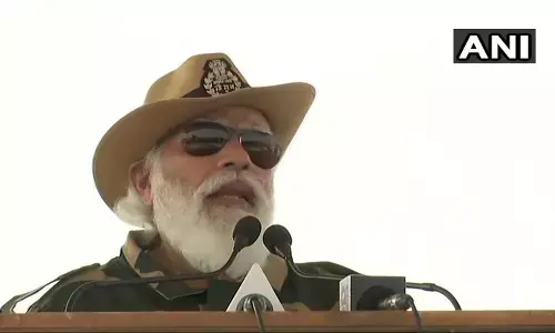 जैसलमेर: लोंगेवाला पोस्ट पर जवानों के साथ पीएम ने मनाई दिवाली, बोले- आप हैं तो देश है, देश के त्योहार हैं