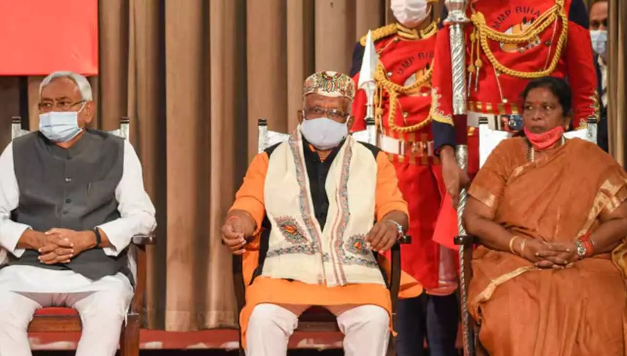 बिहार में विभागों का बंटवारा, नीतीश ने अपने पास रखा गृह मंत्रालय, तारकिशोर को वित्त का जिम्मा, देखिये- किसे क्या मिला बिहार में विभागों का बंटवारा, नीतीश ने अपने पास रखा गृह मंत्रालय, तारकिशोर को वित्त का जिम्मा, देखिये- किसे क्या मिला