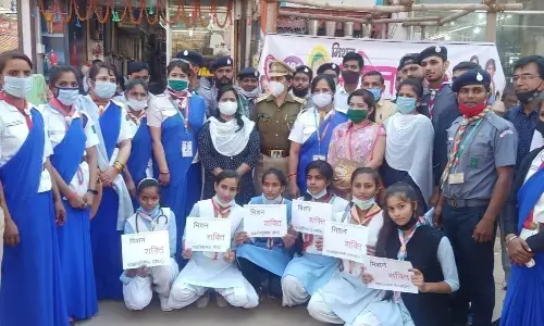 सुल्तानपुर में मिशन शक्ति को लेकर किया नुक्कड़ नाटक