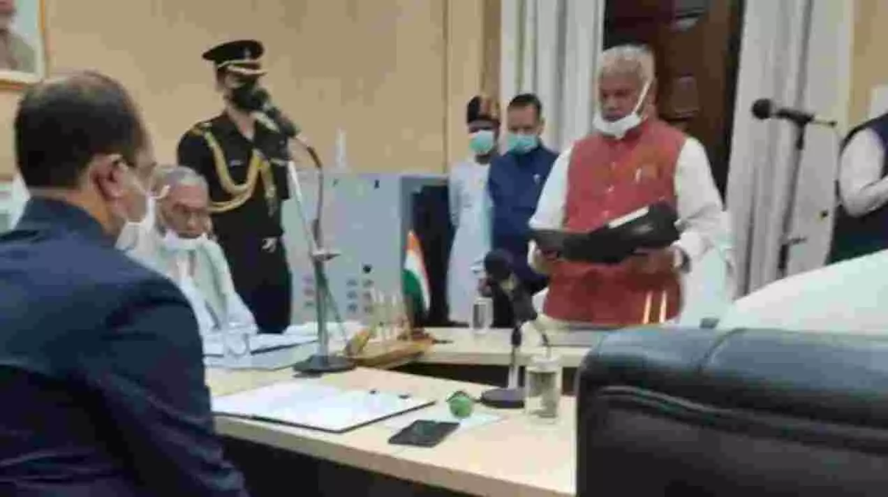 जीतन राम मांझी 17वीं बिहार विधानसभा के पहले सत्र के लिए बने प्रोटेम स्पीकर, राजभवन में ली शपथ जीतन राम मांझी 17वीं बिहार विधानसभा के पहले सत्र के लिए बने प्रोटेम स्पीकर, राजभवन में ली शपथ