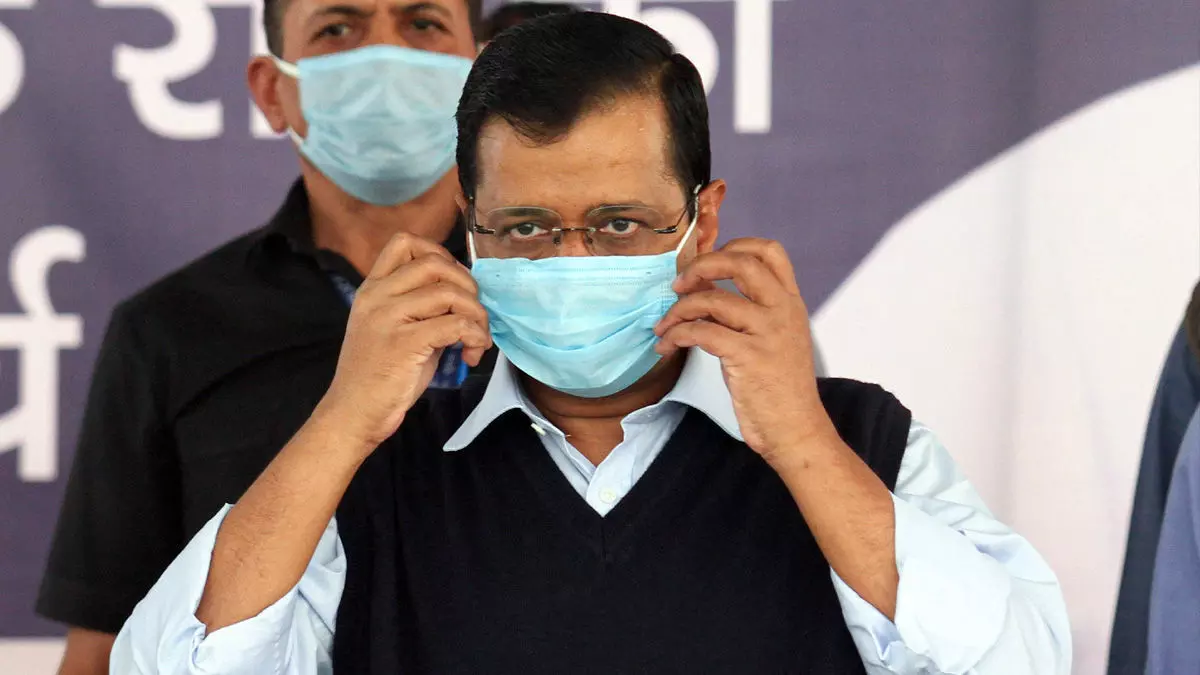 केजरीवाल सरकार का फैसला, दिल्ली में मास्क नहीं पहना तो लगेगा 2000 रुपये का जुर्माना