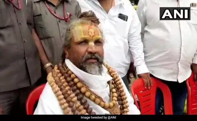 कंप्यूटर बाबा अवैध आश्रम मामले में जेल से रिहा हुए कंप्यूटर बाबा अवैध आश्रम मामले में जेल से रिहा हुए