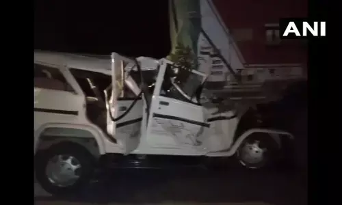 प्रतापगढ़ में भीषण हादसा, 6 बच्चों समेत 14 लोंगों की मौत प्रतापगढ़ में भीषण हादसा, 6 बच्चों समेत 14 लोंगों की मौत