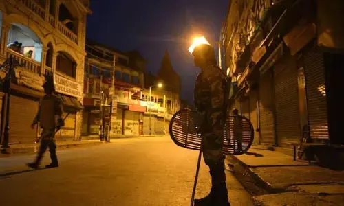 Night curfew implemented in Madhya Pradesh: कोरोना को लेकर भारत के पहले राज्य में नाईट कर्फ्यू लागू! Night curfew implemented in Madhya Pradesh: कोरोना को लेकर भारत के पहले राज्य में नाईट कर्फ्यू लागू!