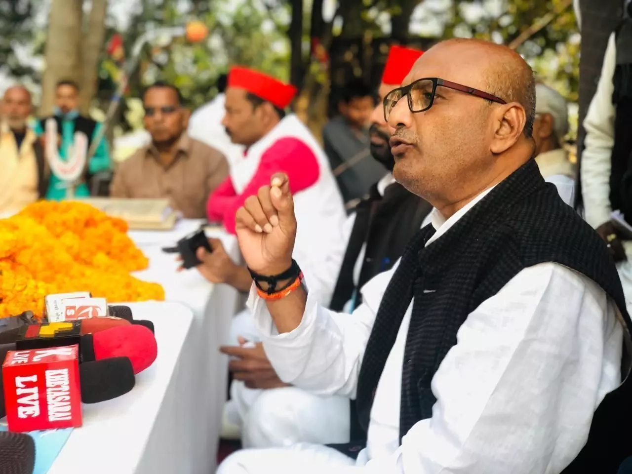 एमएलसी चुनाव के लिए सपा विधायक ने कसी कमर,भाजपा और प्रशासन पर लगाए गंभीर आरोप...