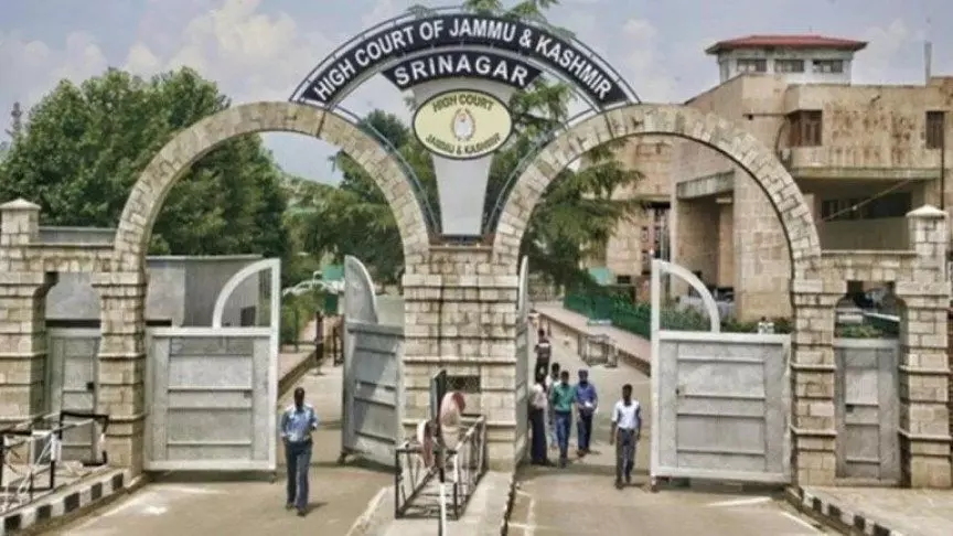 J&K का सबसे बड़ा घोटाला: 25000 करोड़ के घोटाले में फंसे PDP से NC तक के नेता, पढ़ें- रोशनी एक्ट स्कैम की पूरी कहानी J&K का सबसे बड़ा घोटाला: 25000 करोड़ के घोटाले में फंसे PDP से NC तक के नेता, पढ़ें- रोशनी एक्ट स्कैम की पूरी कहानी