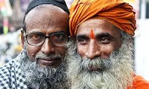 क्यों मियां भाई जुम्मन कब समझोगे अपने नेता तुम्हें पसंद नहीं इस्तेमाल करते हैं क्यों मियां भाई जुम्मन कब समझोगे अपने नेता तुम्हें पसंद नहीं इस्तेमाल करते हैं