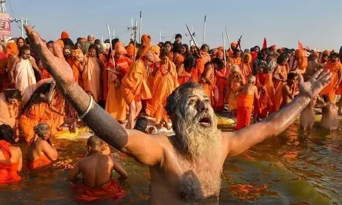 कोरोना संकट के बीच हरिद्वार में आयोजित होगा कुंभ मेला, ऐसे होगी यात्रियों की सुरक्षा कोरोना संकट के बीच हरिद्वार में आयोजित होगा कुंभ मेला, ऐसे होगी यात्रियों की सुरक्षा