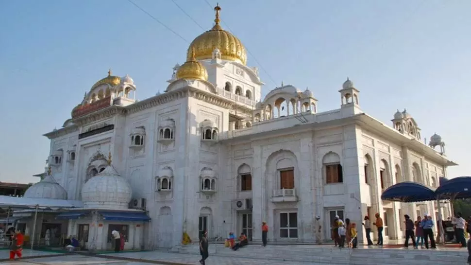 ऐसी है Sri Bangla Sahib Gurudwara की भव्यता, जानिए इसके सरोवर की महिमा