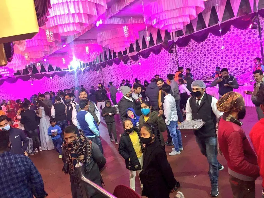 UP : मेरठ में शादी समारोह में Covid-19 नियमों का उल्लंघन करने पर पहला मुकदमा दर्ज, वर-वधू के पिता पर FIR UP : मेरठ में शादी समारोह में Covid-19 नियमों का उल्लंघन करने पर पहला मुकदमा दर्ज, वर-वधू के पिता पर FIR