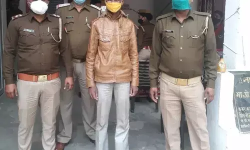भाई ने भाई के साथ मिलकर अपहरण की झूंठी कहानी रच दी, फिर किया इटावा पुलिस ने 24 घंटे में खुलासा तो ... भाई ने भाई के साथ मिलकर अपहरण की झूंठी कहानी रच दी, फिर किया इटावा पुलिस ने 24 घंटे में खुलासा तो ...