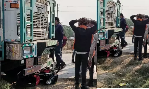 बाप रे बाप बाइक सवार का क्या हुआ होगा, देखकर उड़े होश बाप रे बाप बाइक सवार का क्या हुआ होगा, देखकर उड़े होश