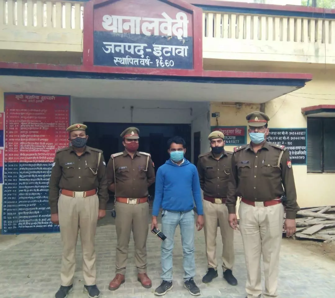 इटावा पुलिस ने युवती की हत्या की गुत्थी को सुलझाकर अभियुक्त को किया गिरफ्तार