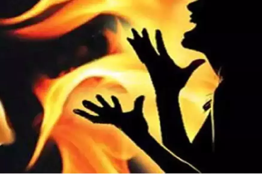 अमेठी: ब्लैकमेलिंग से तंग नाबालिग युवती ने खुद को लगाई आग, इलाज के दौरान मौत
