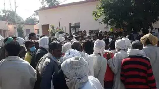 मथुरा के NH-2 पर पुलिस एनकाउंटर की फायरिंग में व्यवसायी की मौत, आगबबूल भीड़ ने किया थाने का घेराव
