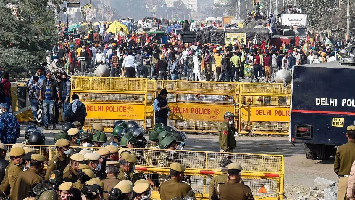 Farmers Protest: किसानों और सरकार में 7 घंटे से चली बैठक पर नहीं बनी बात, जानें किसानों और सरकार में क्या हुई चर्चा