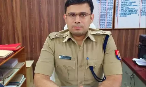 और जब बाइक चोरी का मुकदमा दर्ज कराने भेष बदलकर पहुंचे जौनपुर के एसपी... और जब बाइक चोरी का मुकदमा दर्ज कराने भेष बदलकर पहुंचे जौनपुर के एसपी...