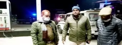 बेखौफ बाइक सवार बदमाशों ने तमंचे के बल पर पेट्रोल पम्प पर की लूट बेखौफ बाइक सवार बदमाशों ने तमंचे के बल पर पेट्रोल पम्प पर की लूट