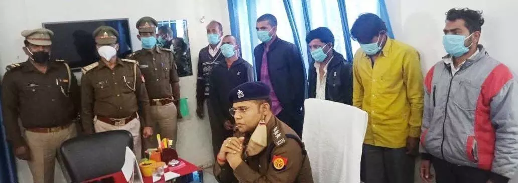 चोरी की मोटरसाइकिलों व इंजन के साथ आधा दर्जन वाहन चोर गिरफ्तार चोरी की मोटरसाइकिलों व इंजन के साथ आधा दर्जन वाहन चोर गिरफ्तार
