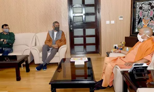 рдорд╢рд╣реВрд░ рдлрд┐рд▓реНрдо рдбрд╛рдпрд░реЗрдХреНрдЯрд░ рдкреНрд░рдХрд╛рд╢ рдЭрд╛ рдиреЗ рд╕реАрдПрдо рдпреЛрдЧреА рд╕реЗ рдХреА рдореБрд▓рд╛рдХрд╛рдд, рдлрд┐рд▓реНрдо рд╕рд┐рдЯреА рдХреЛ рд▓реЗрдХрд░ рдХрд╣реА рдмреЬреА рдмрд╛рдд рдорд╢рд╣реВрд░ рдлрд┐рд▓реНрдо рдбрд╛рдпрд░реЗрдХреНрдЯрд░ рдкреНрд░рдХрд╛рд╢ рдЭрд╛ рдиреЗ рд╕реАрдПрдо рдпреЛрдЧреА рд╕реЗ рдХреА рдореБрд▓рд╛рдХрд╛рдд, рдлрд┐рд▓реНрдо рд╕рд┐рдЯреА рдХреЛ рд▓реЗрдХрд░ рдХрд╣реА рдмреЬреА рдмрд╛рдд